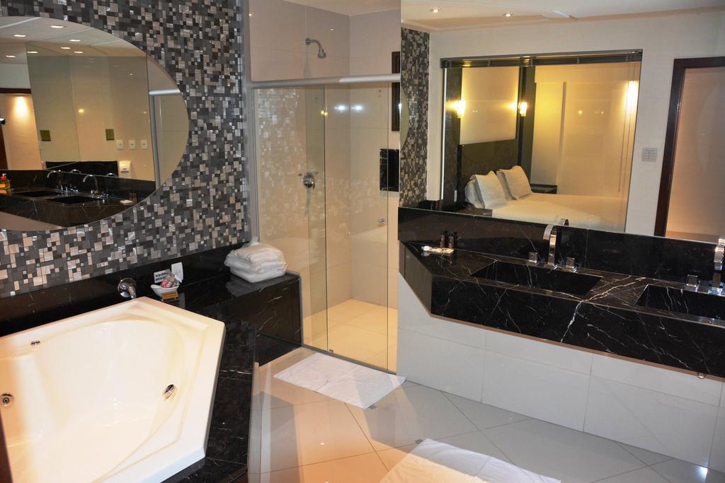 Galatas Golden Hotel Patos de Minas Εξωτερικό φωτογραφία